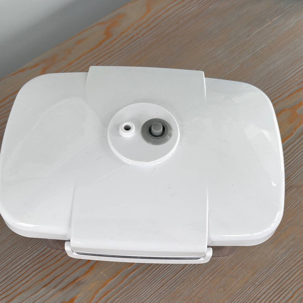 FoodSaver vacuum container